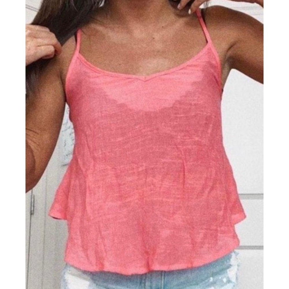 pink tank top